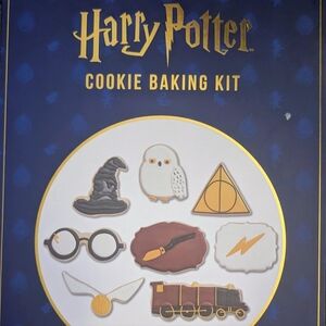 Warner Bros. Harry Potter Cookie Baking Kit - Blue, Gold, White, Brown